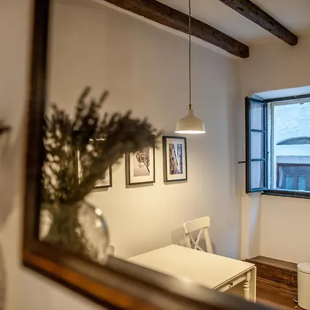 Casa Di Pietra Daire
